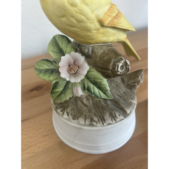 Yellow Bird With Music Box Playing "The Way We Were" Porcelain Figurine 7" - Picture 4 of 9